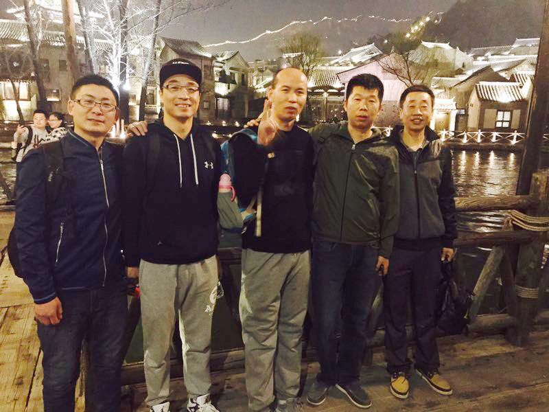 紙罐定制廠家軍興溢美相親相愛(ài)一家人古北水鎮(zhèn)春游啦